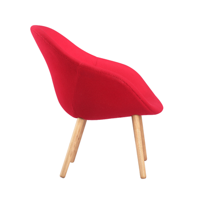 Round Plastic Modern Sitting Chairs Easy For Assemble With Solid Wooden Legs